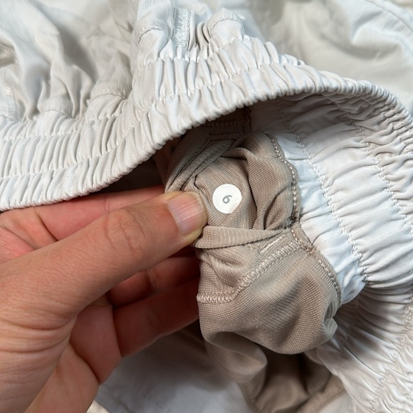 Lululemon Hotty Hot Short *Long White - Picture 4 of 6